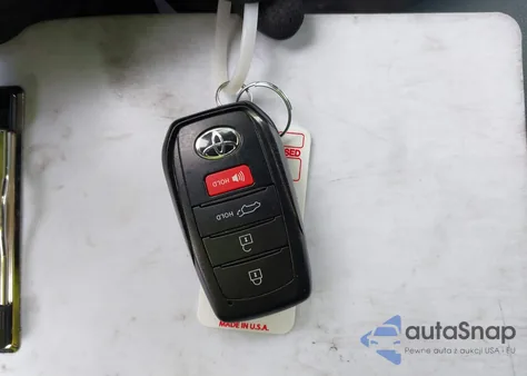 2024 Toyota Corolla Cross Xle from USA, damaged, VIN 7MUDAAAG6RV115301